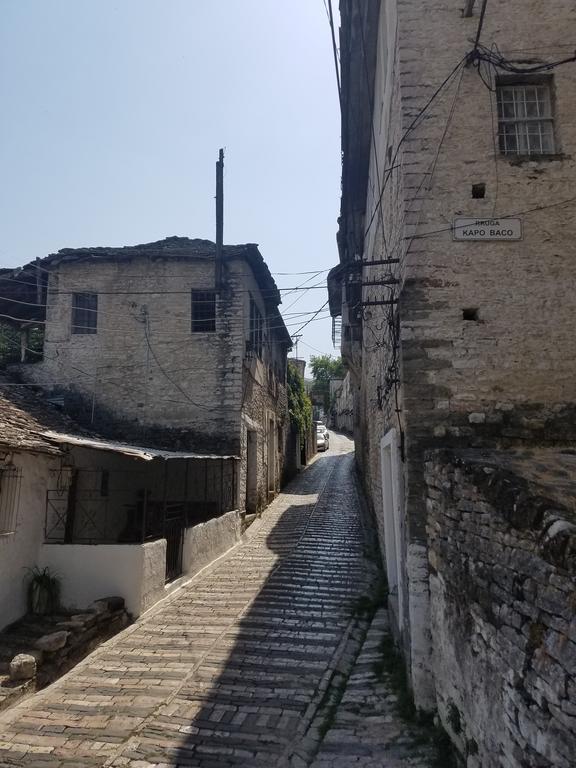 Lori'S Traditional House Gjirokastër Eksteriør billede